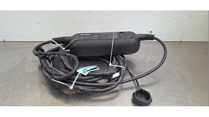 Câble de recharge électrique Audi Q8