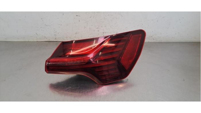Feu arrière droit Audi Q8