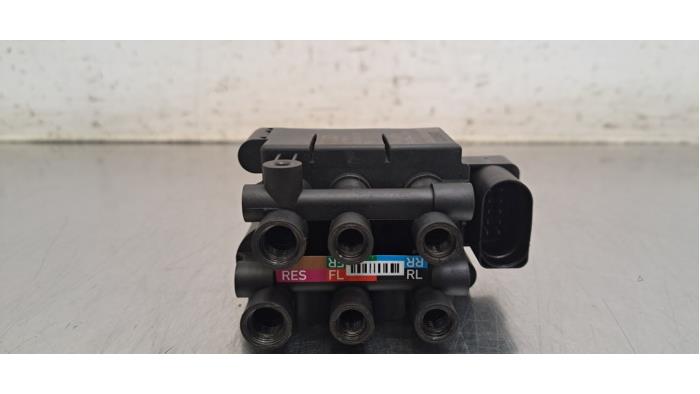 Module suspension à air Audi Q8