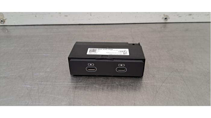 Connexion USB Audi Q8