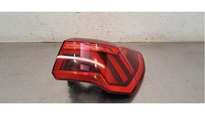 Feu arrière droit Audi Q3
