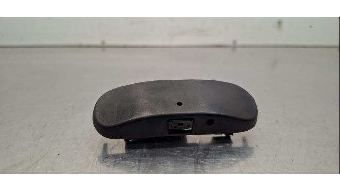 Lave-glace avant Audi Q3