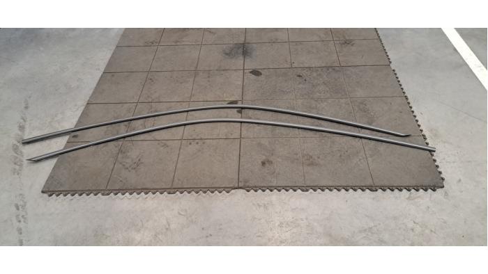 Ensemble Cadre pare-brise Peugeot 3008