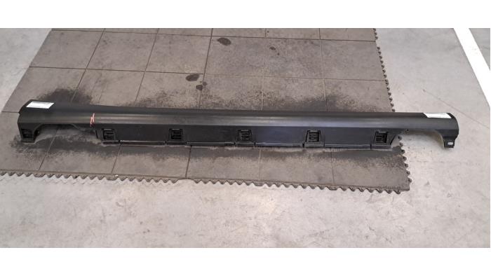 Marche-pied (list de couverture) droite Opel Frontera