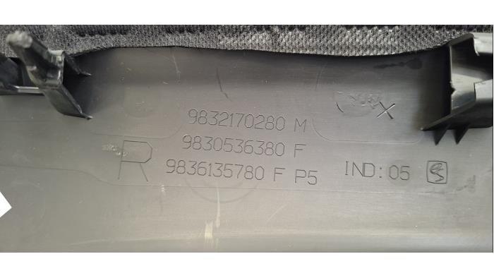 Montant avant droit Peugeot 308