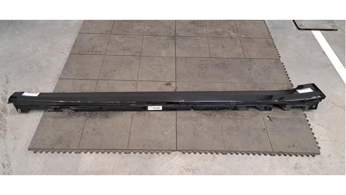 Marche-pied (list de couverture) gauche BMW 5-Série