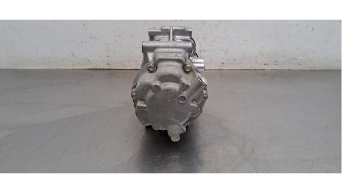 Pompe clim Toyota Yaris