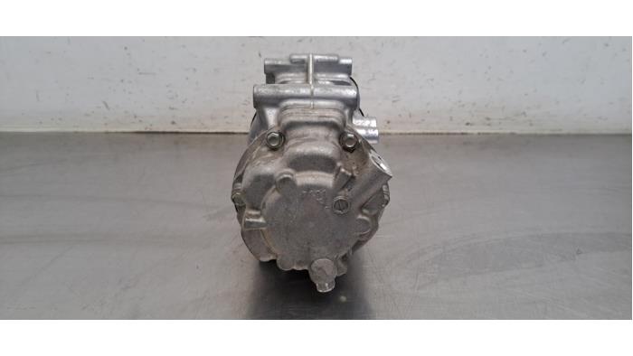 Pompe clim Toyota Yaris