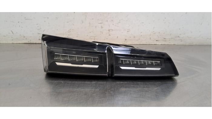 Feu arrière gauche Peugeot 308