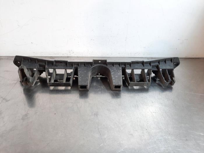 Support pare-chocs arrière centre Ford Transit Courier