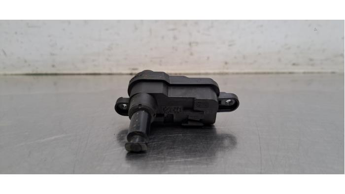 Moteur de verrouillage clapet réservoir