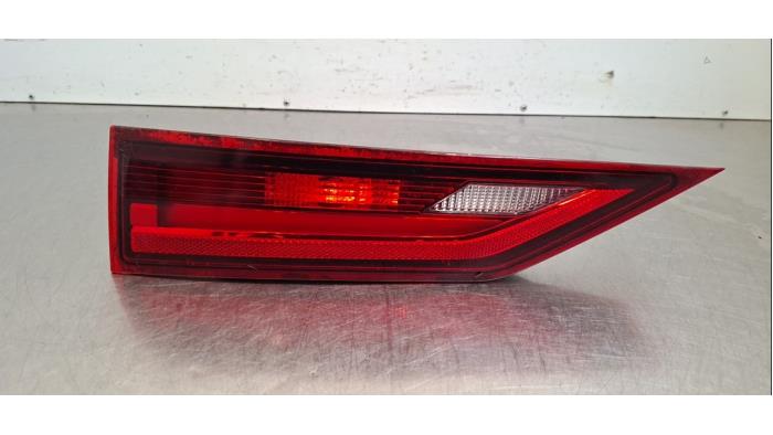 Feu arrière gauche Volvo V90