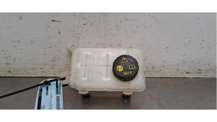 Réservoir de liquide de frein Renault Trafic