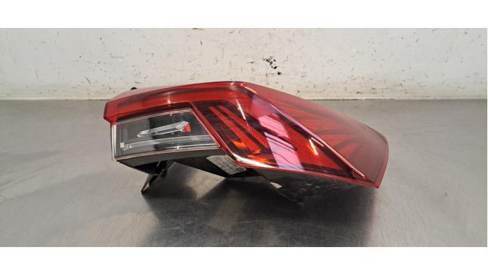 Feu arrière droit Skoda Octavia