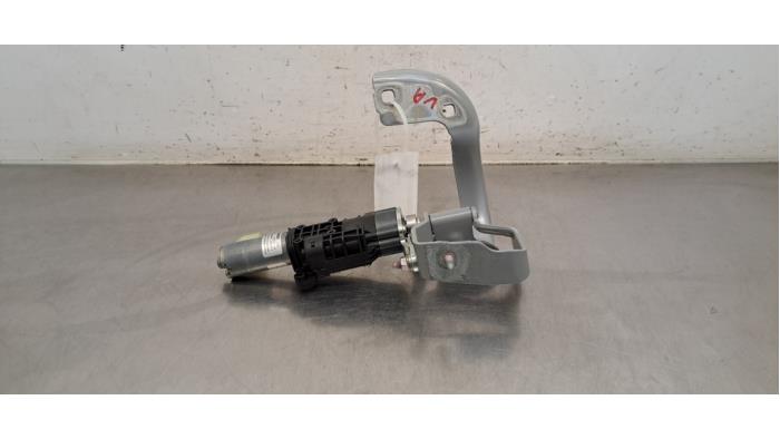 Hayon moteur Audi A4