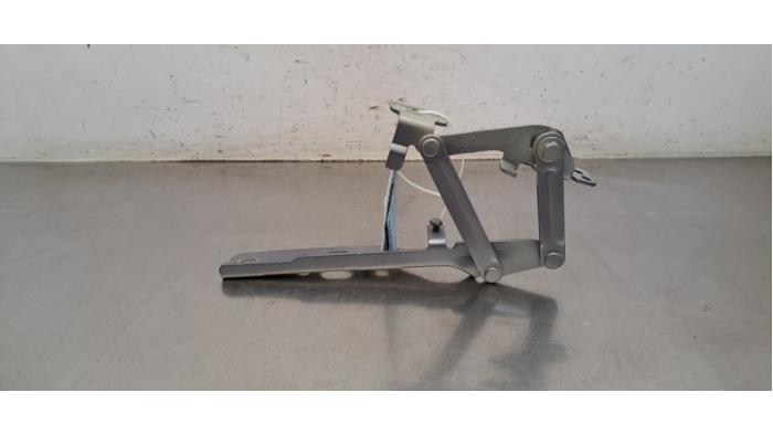 Charnière capot Peugeot 3008