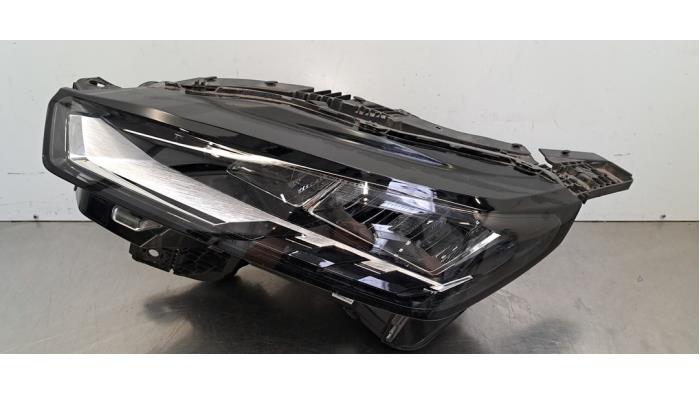Phare droit Peugeot 3008