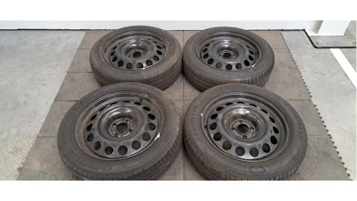 Kit jantes + pneumatiques Citroen C4