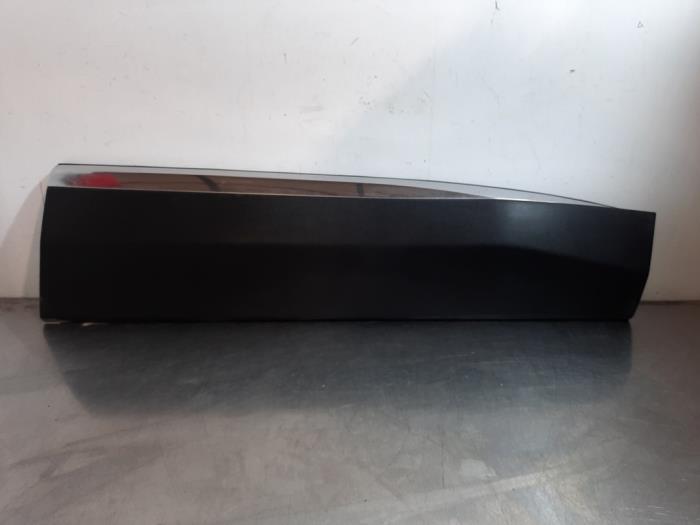C-style protection droite Peugeot 3008