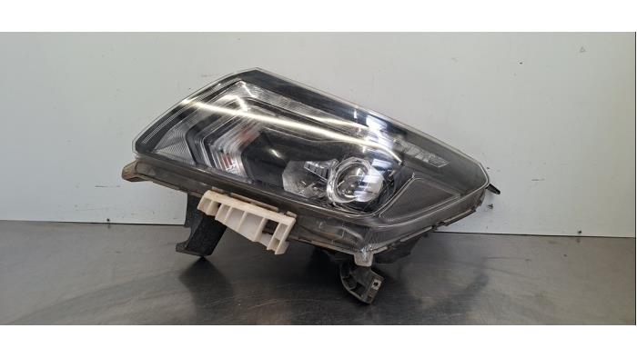 Phare gauche Nissan Navara