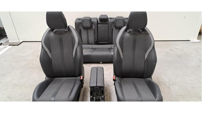 Kit revêtement (complet) Peugeot 308