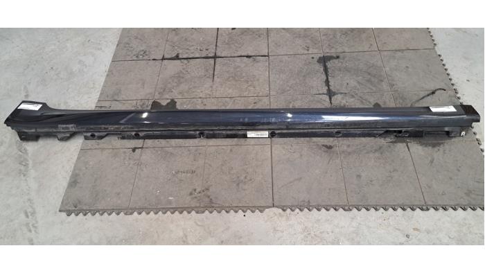 Marche-pied (list de couverture) droite BMW 5-Série