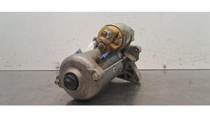 Startmotor van een Nissan NP 300 Navara (D23) 2.3 dCi 16V 4x4 2021