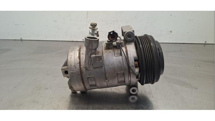 Pompe clim Nissan Navara