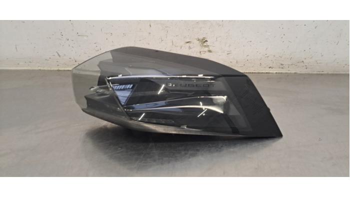 Feu arrière droit Peugeot 2008