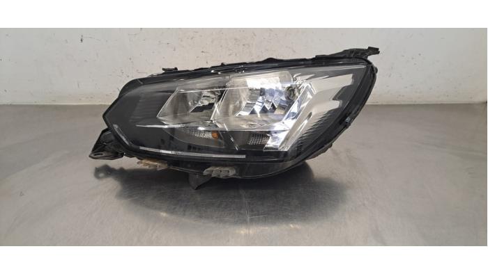 Phare gauche Peugeot 208