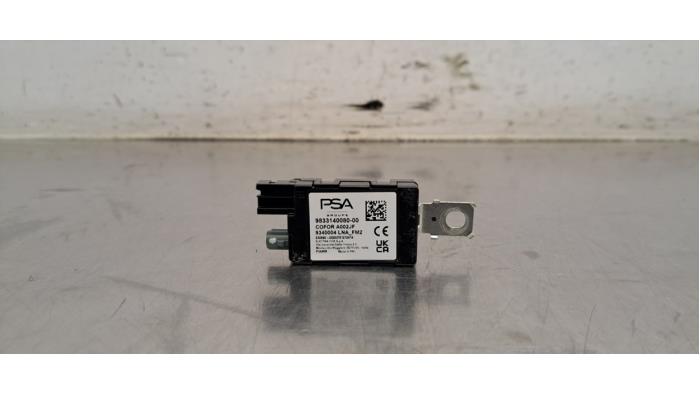 Antenne amplificateur Peugeot 408