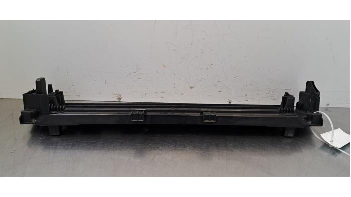 Barre radiateur Landrover Range Rover Sport