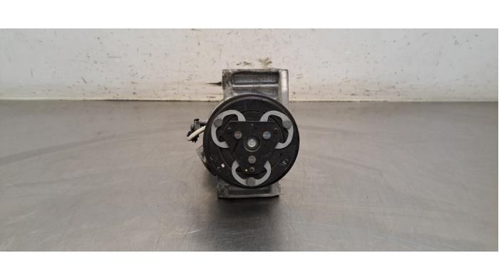 Pompe clim Nissan Micra