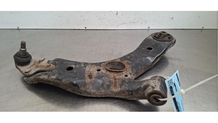 Bras de suspension avant droit Toyota Avensis