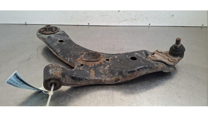 Bras de suspension avant gauche Toyota Avensis