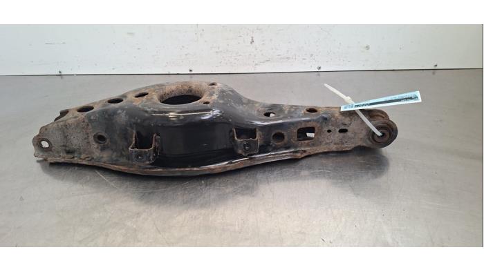 Bras de suspension arrière droit Toyota Avensis