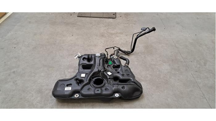 Réservoir de carburant Toyota Avensis