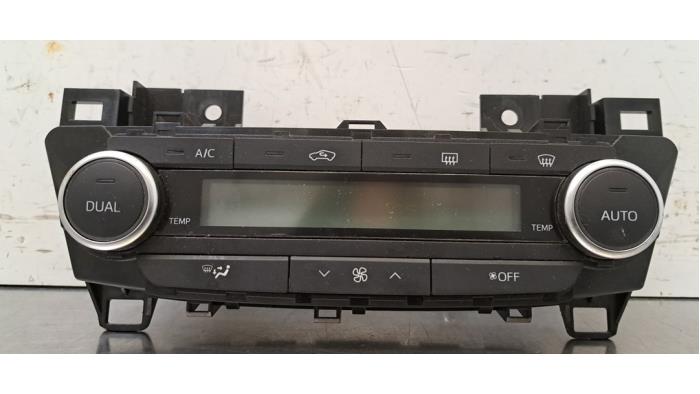 Panneau de commande clim Toyota Avensis