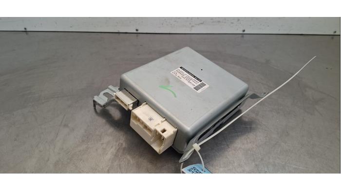 Ordinateur direction assistée Toyota Avensis