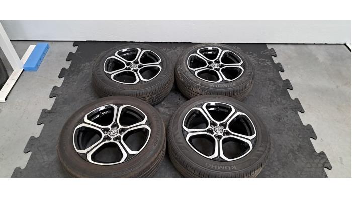 Kit jantes + pneumatiques MG ZS