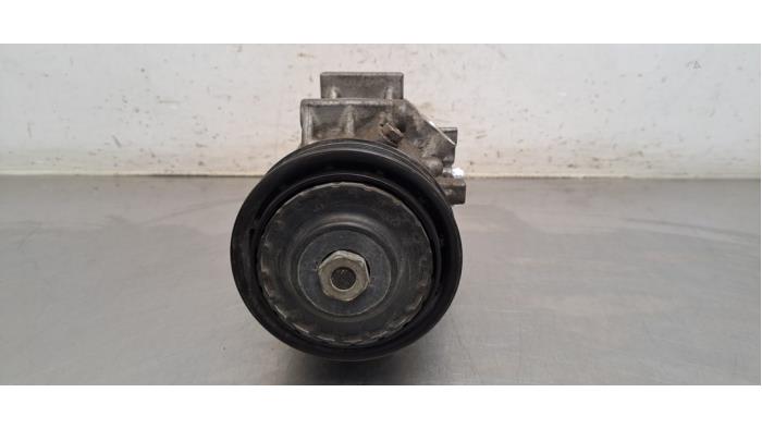 Pompe clim Toyota Avensis