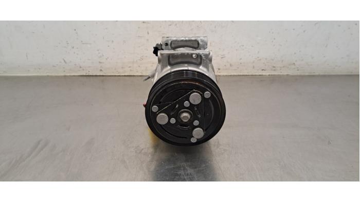 Pompe clim Peugeot 308