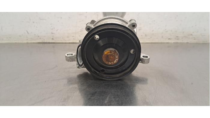 Pompe à eau Volvo XC40