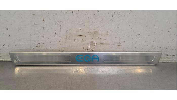 Eclairage d'embarquement Mercedes EQA