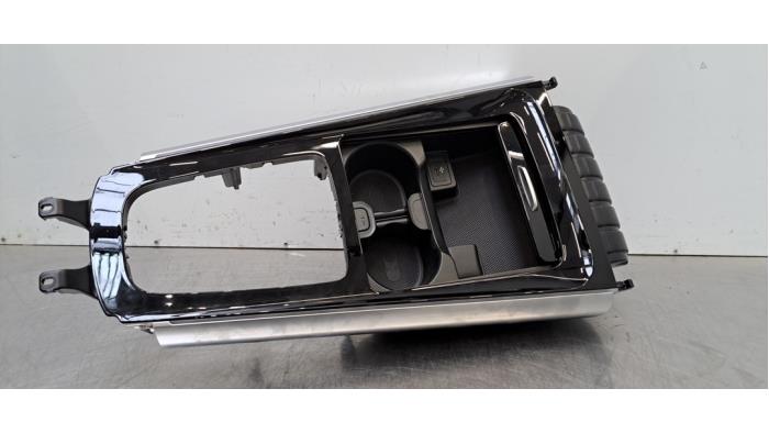 Compartiment de rangement Mercedes EQA