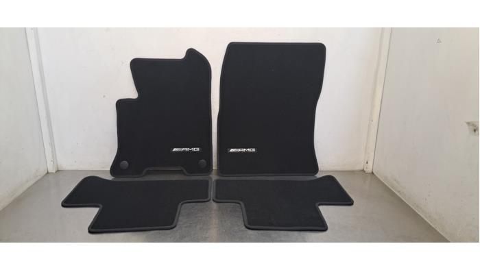 Kit tapis Mercedes EQA
