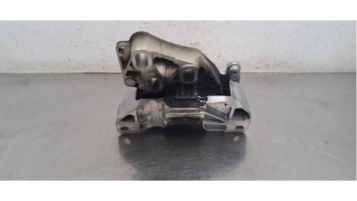 Support moteur Mercedes EQA
