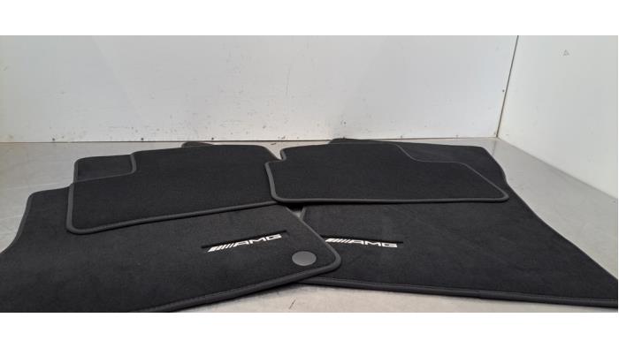 Kit tapis Mercedes CLA