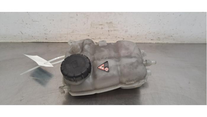 Réservoir d'expansion Mercedes CLA