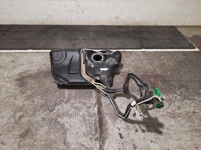 Réservoir de carburant Skoda Fabia